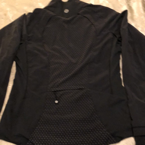 LULULEMON BLACK LIGHTWEIGHT MESH LINED WOMEN’S JACKET SIZE 8 BACK REFLECT #058 - Picture 2 of 12